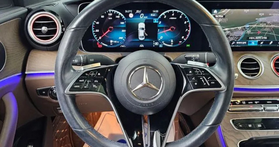 Mercedes-Benz E-Class 