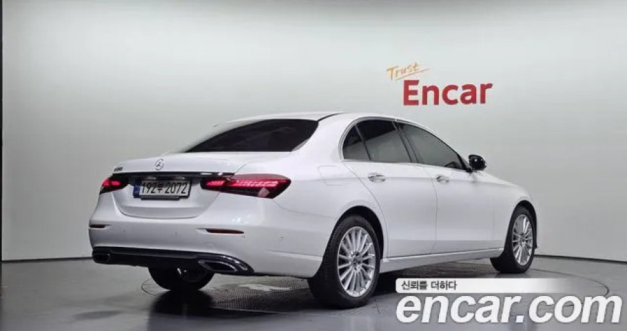 Mercedes-Benz E-Class 