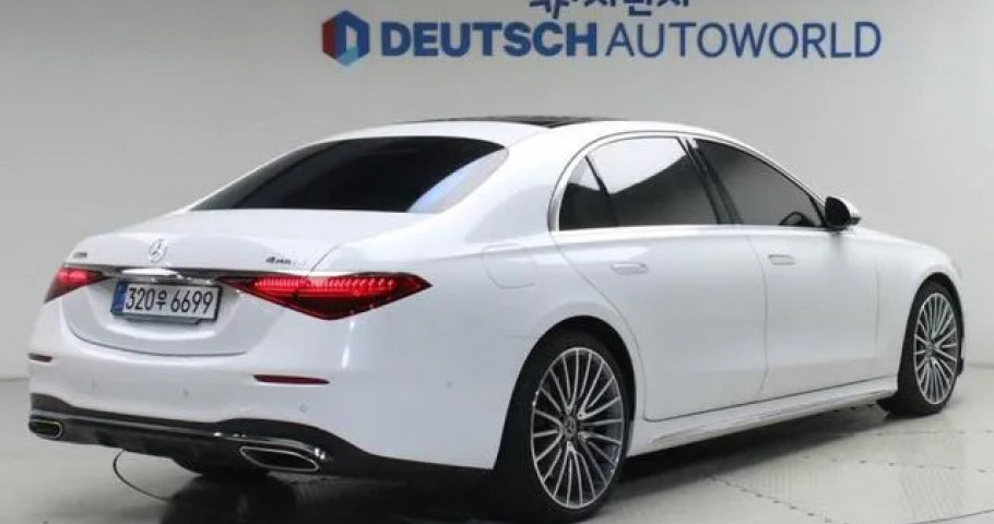 Mercedes-Benz S-Class 