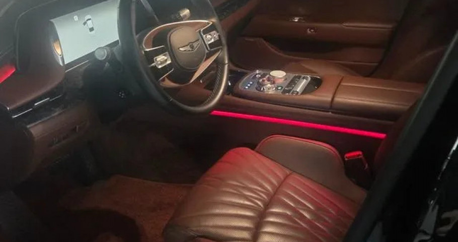Genesis G90 