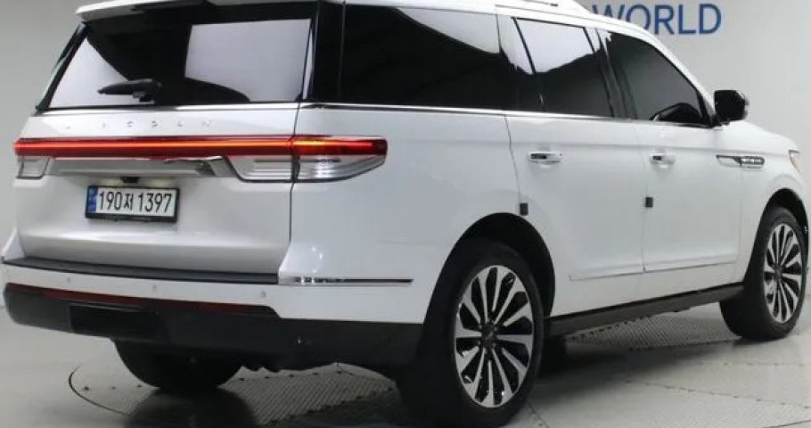 Lincoln Navigator 
