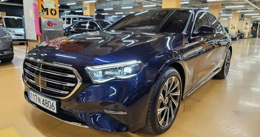 Mercedes-Benz E-Class 