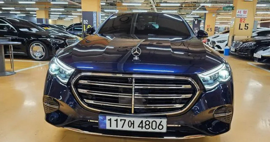 Mercedes-Benz E-Class 