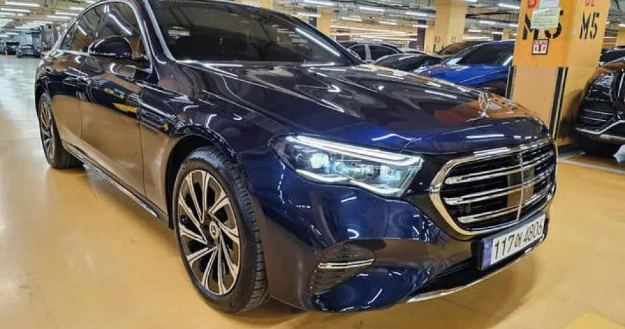 Mercedes-Benz E-Class 