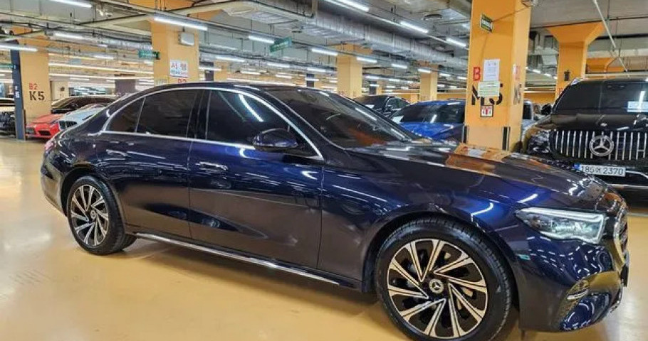 Mercedes-Benz E-Class 