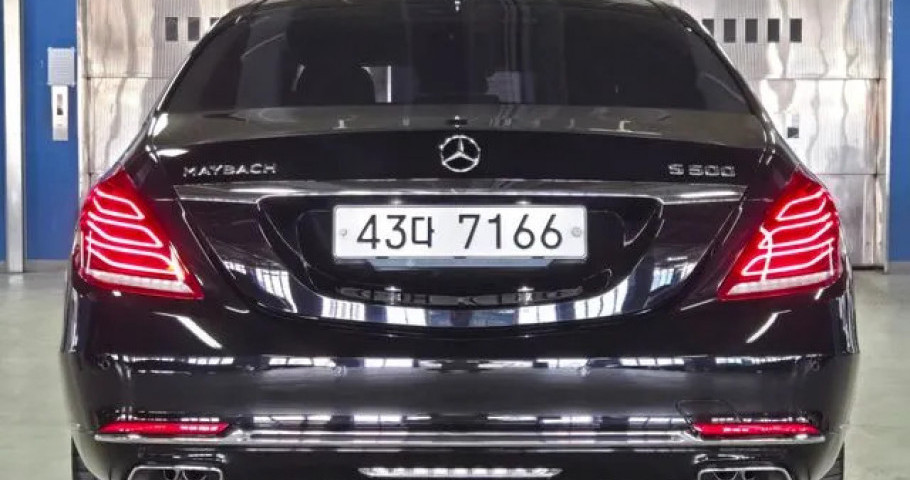Mercedes-Benz S-Class 