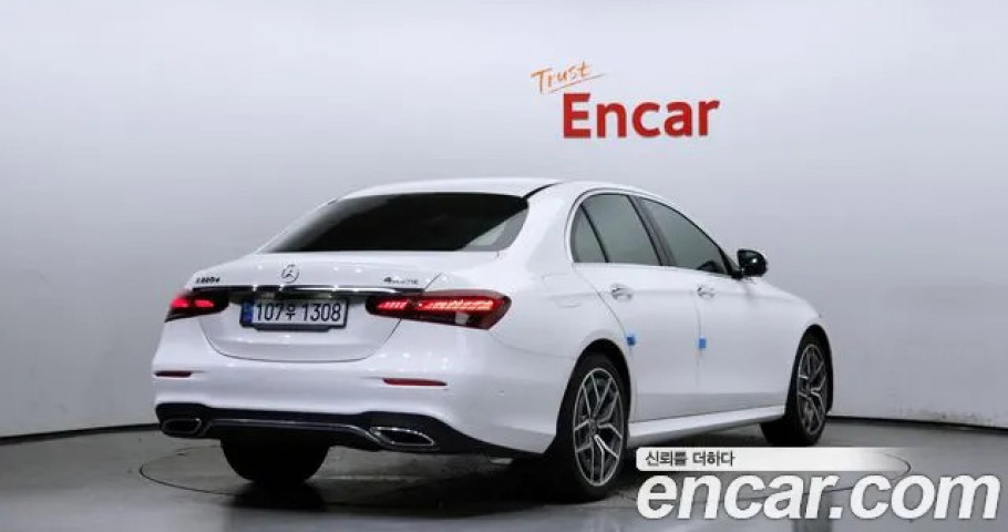 Mercedes-Benz E-Class 
