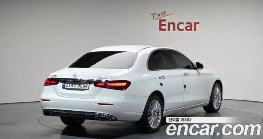 Mercedes-Benz E-Class 