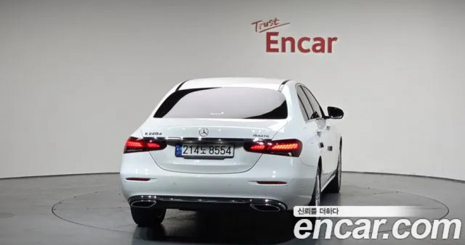 Mercedes-Benz E-Class 