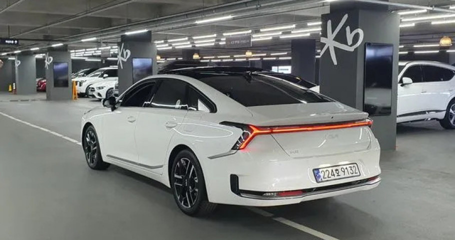 Kia K8 