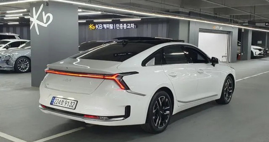 Kia K8 