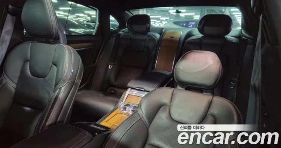 Volvo S90 
