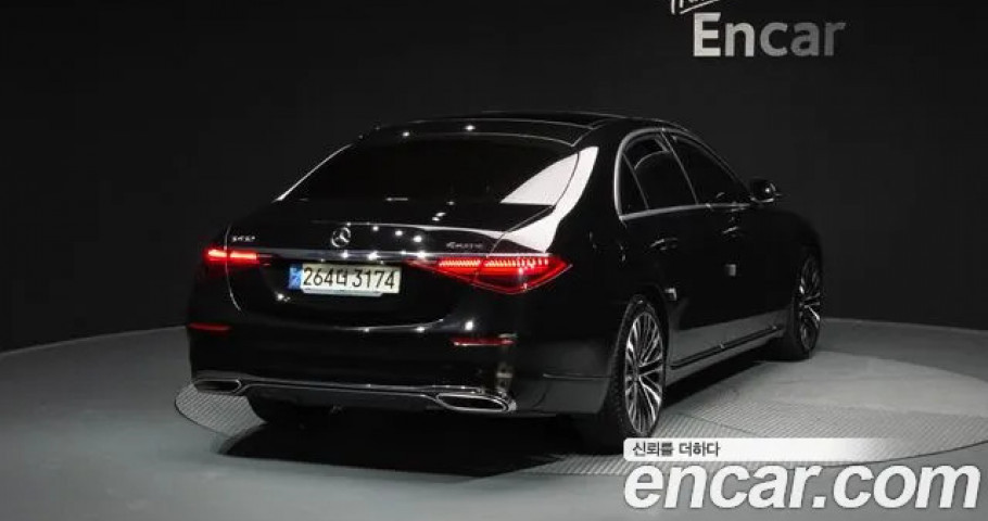 Mercedes-Benz S-Class 