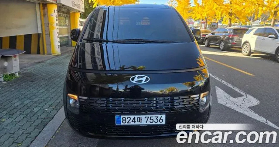 Hyundai Staria 