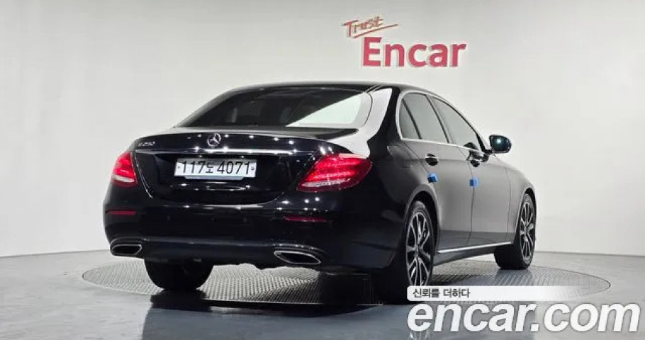 Mercedes-Benz E-Class 