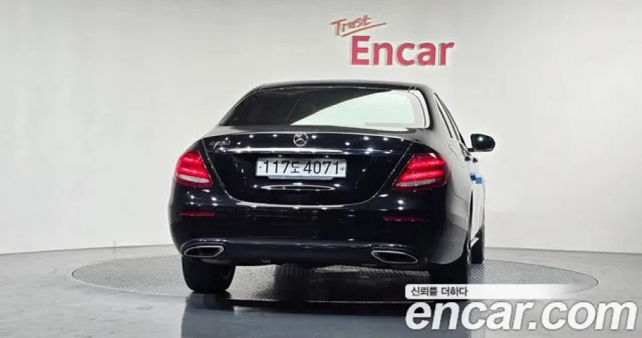 Mercedes-Benz E-Class 