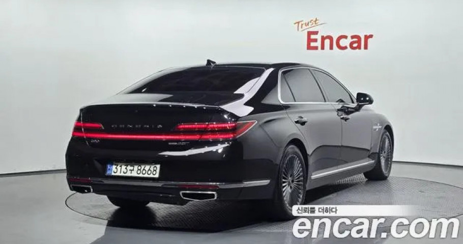 Genesis G90 