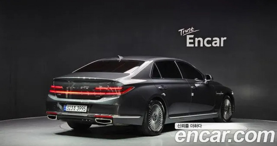 Genesis G90 