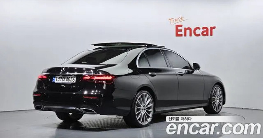 Mercedes-Benz E-Class 