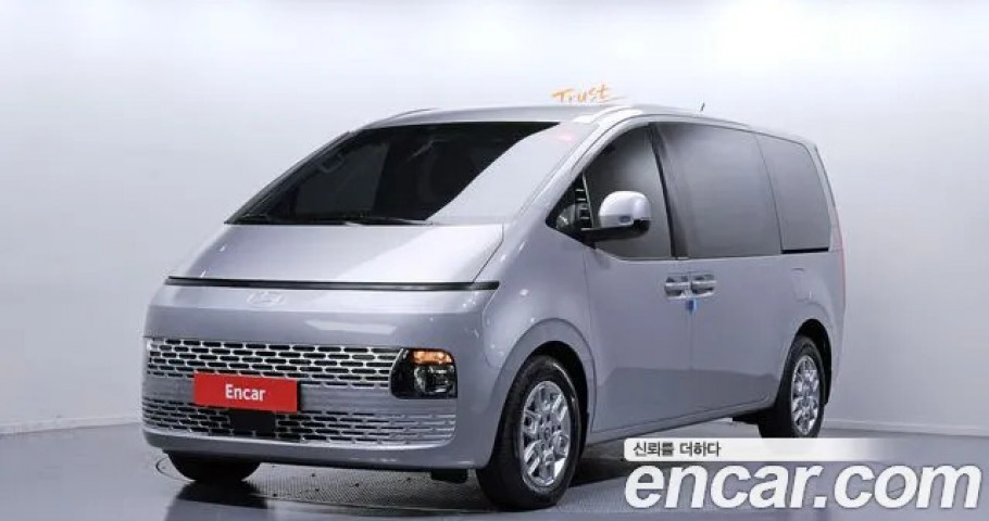 Hyundai Staria 