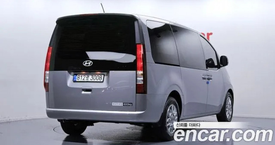 Hyundai Staria 