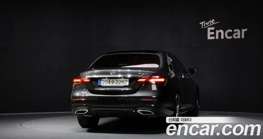 Mercedes-Benz E-Class 