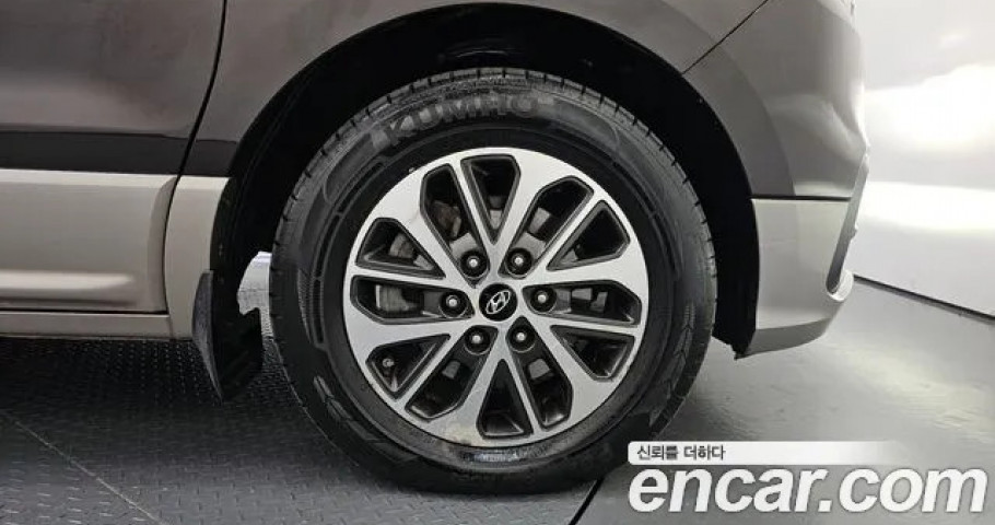 Hyundai Starex 