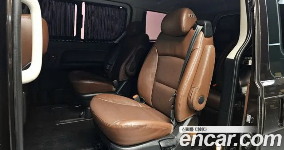 Hyundai Starex 