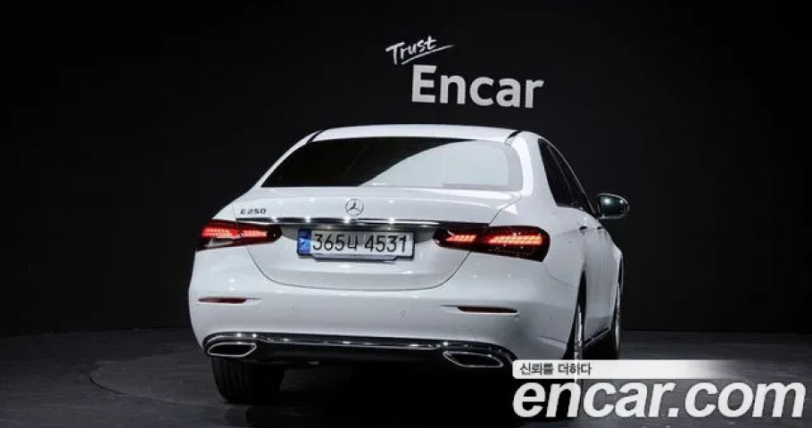 Mercedes-Benz E-Class 