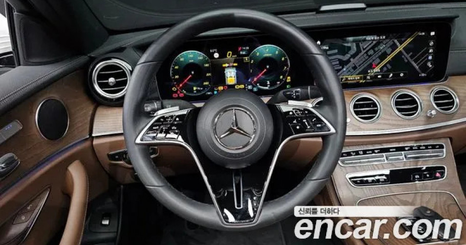 Mercedes-Benz E-Class 