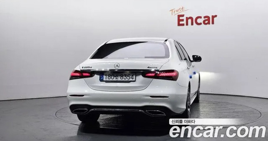 Mercedes-Benz E-Class 