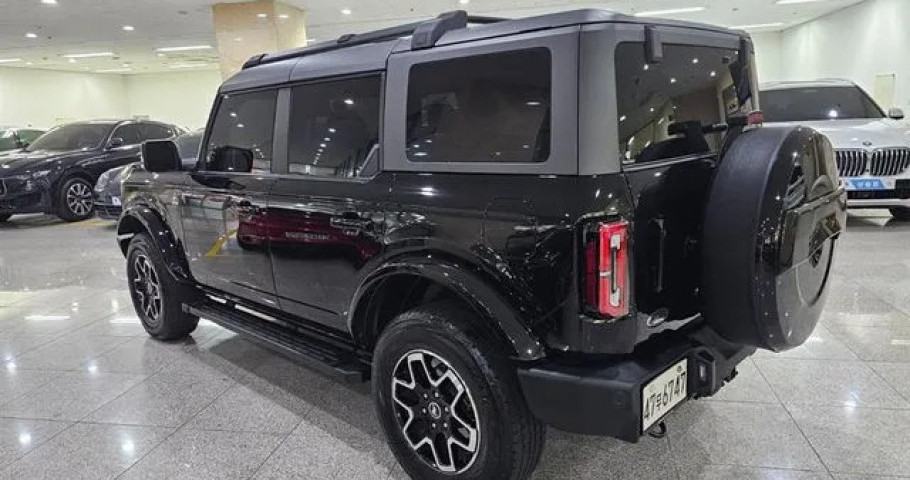 Ford Bronco 