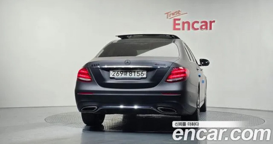 Mercedes-Benz E-Class 