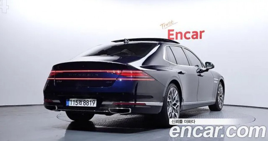 Genesis G90 