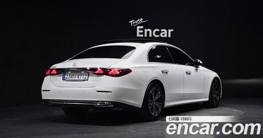 Mercedes-Benz E-Class 