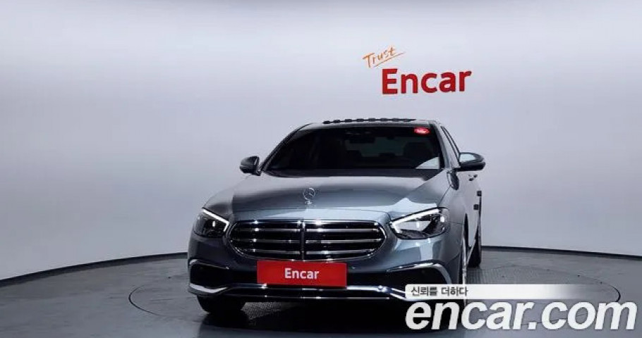 Mercedes-Benz E-Class 