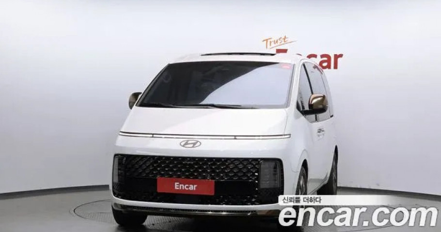 Hyundai Staria 