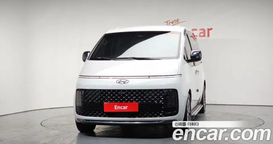 Hyundai Staria 