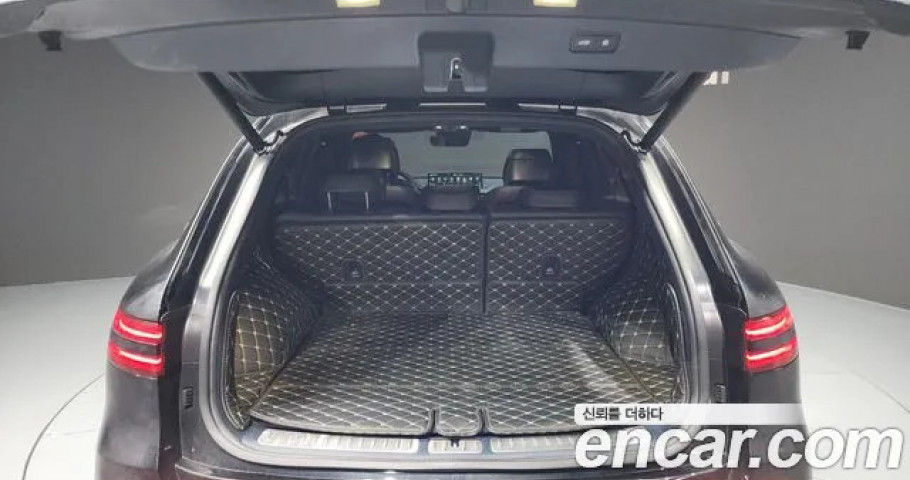 Genesis Gv70 