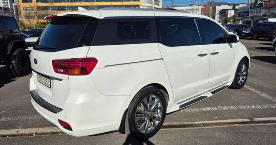 Kia Carnival 