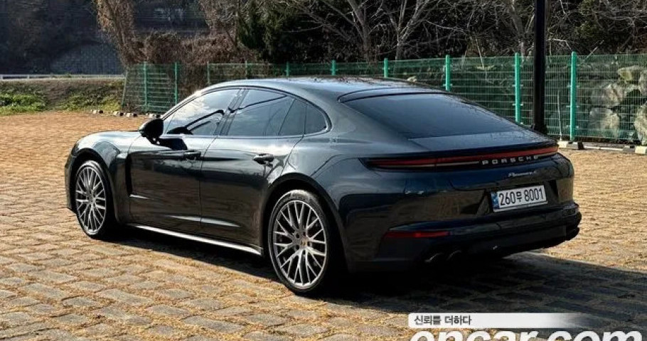 Porsche Panamera 
