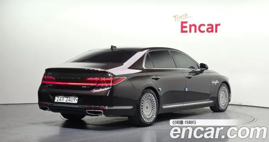 Genesis G90 