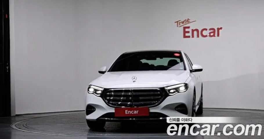 Mercedes-Benz E-Class 