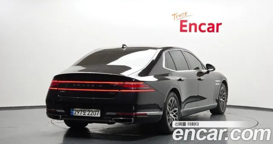 Genesis G90 