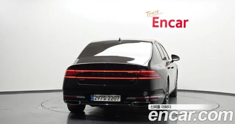 Genesis G90 