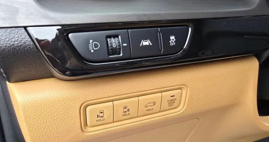 Kia Carnival 