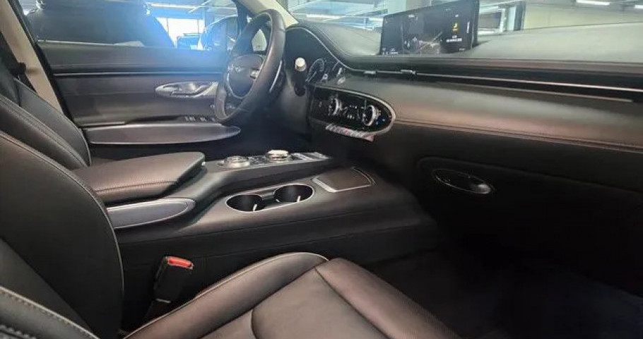 Genesis Gv70 