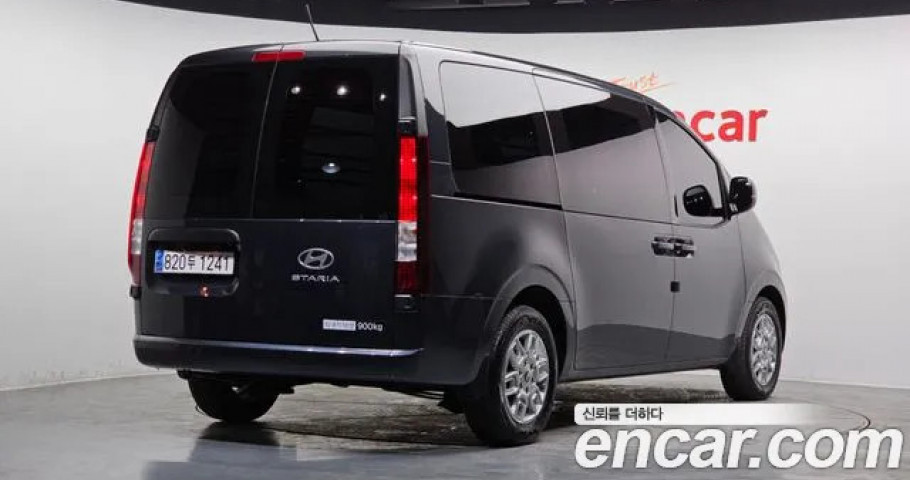 Hyundai Staria 