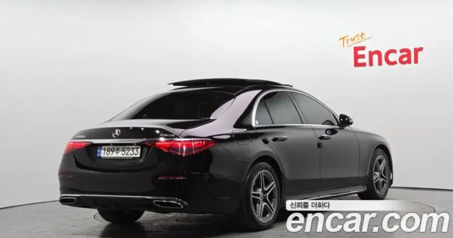 Mercedes-Benz S-Class 