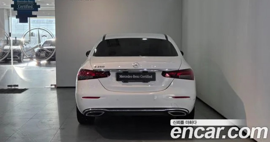 Mercedes-Benz E-Class 